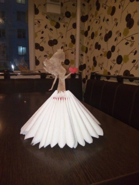 Salfetnitsa Dama Free Vector