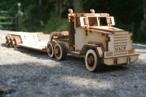 Mack Truck dxf File
