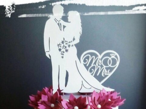 Married Couple Bride and Groom Topper Free Vector